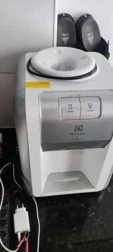 Bebedouro Electrolux água gelada 220 volts