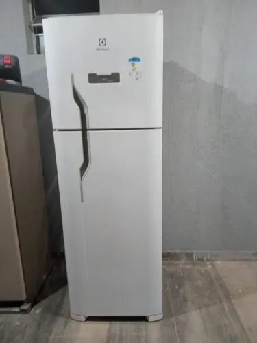 Geladeira Electrolux Frost Free Duplex de 371 Litros (cor branca)