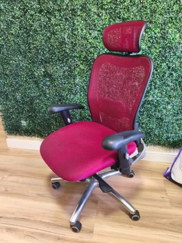 Cadeira de escritório ergonômica Nouhaus Ergo3D vermelha 