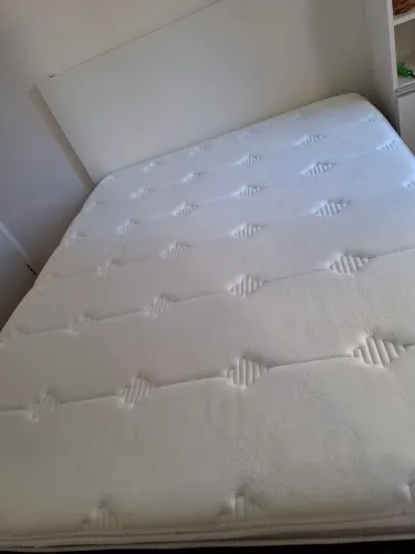 Colchão casal Queen   seminovo (novissimo)