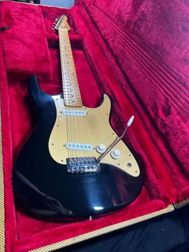 Guitarra Giannini Jet sound B47