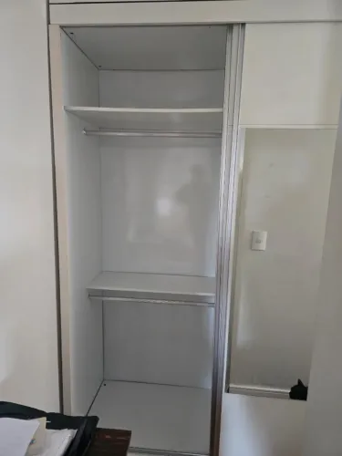 Guarda-roupa branco 3 portas