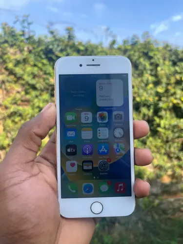 iPhone 8
