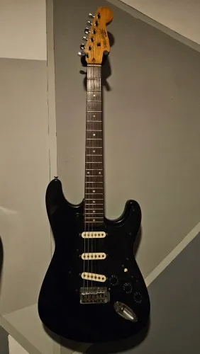 Guitarra stratocaster