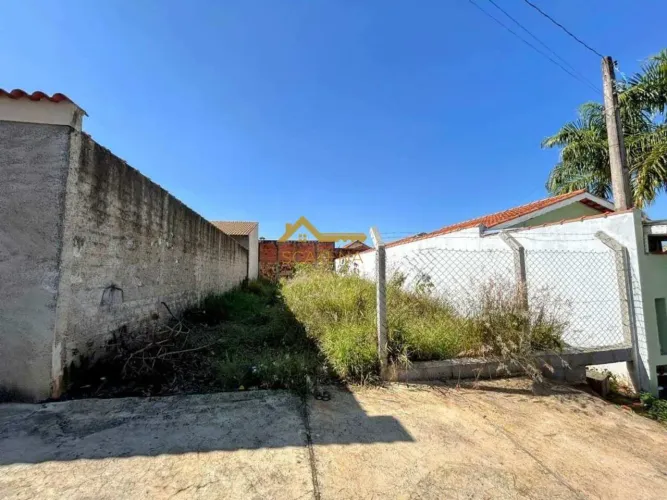 Terreno à venda no Jardim Flora em Araçoiaba da Serra, 200m²