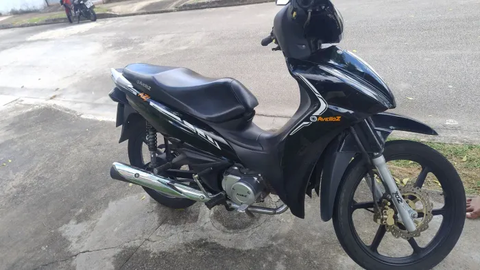 Moto toda boa