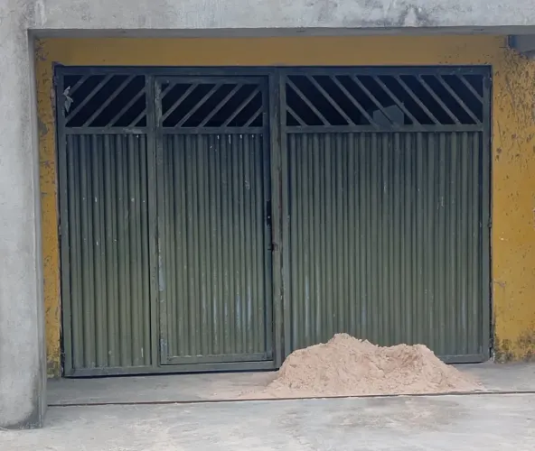 Portão de garagem em Metalon