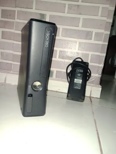 Xbox 360 Slim Preto (Somente Para Peças)