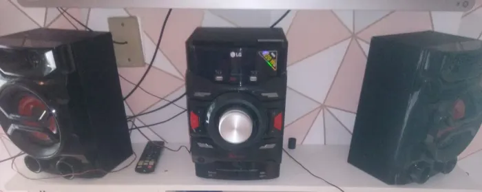 VENDO SOM LG PEGA BLUETOOTH NÃO FAÇO ENTREGA XAMA SÓ QUEM REALMENTE QUER COMPRAR