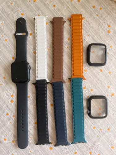 Apple Watch Series 6 (GPS) - Alumínio Cinza-Espacial de 44 mm - Pulseira Preta - USADO