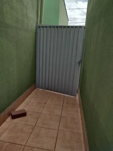 Alugou kitnet 2/4 e 1/4, garagem