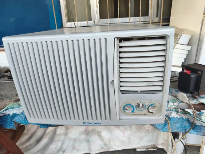 Vendo ar condicionado 18 mil BTUs