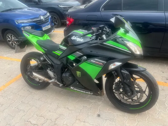 Kawasaki Ninja 300 2018 edição especial 