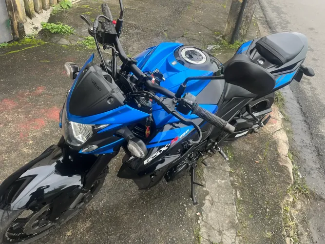 GSX 750