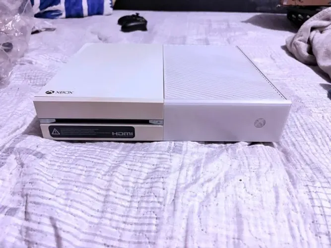 Xbox One Edição Exclusiva - Halo Edition + Assassin?s Creed Unity