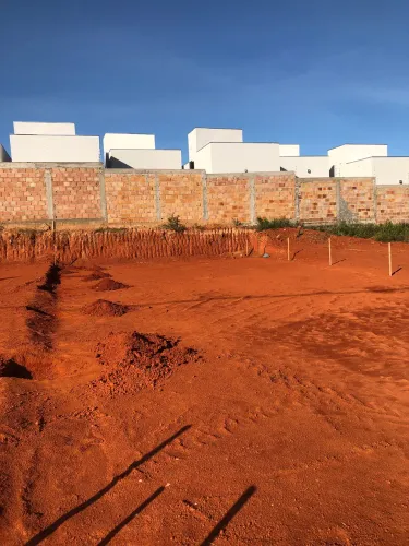 Procuro servente de pedreiro urgente 