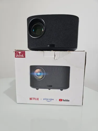 Projetor Byintek X30 Linux <br>Projetor LED Byintek com resolução Full HD (1920 x 1080)