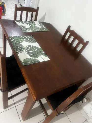 Mesa madeira com 4 cadeiras