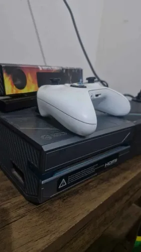 ? Xbox One Edição Halo + Kinect Mortal Kombat X + Controle Branco ? Retirada em Limeira