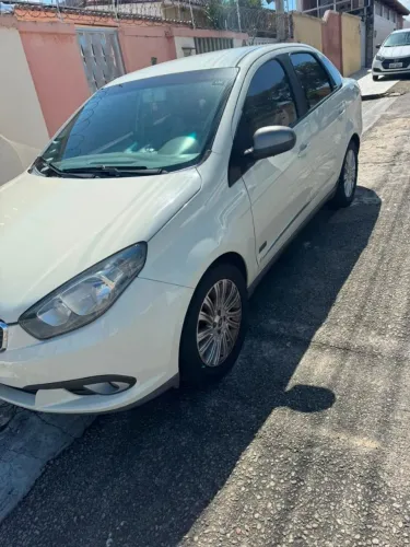 Fiat Grand Siena Essence Dual. 1.6 Flex 16V 2017