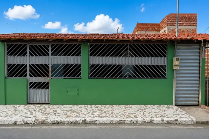 Vendo casa na ilha perto da praia.