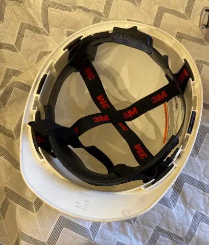 Capacete de Segurança 3M com Abafador 