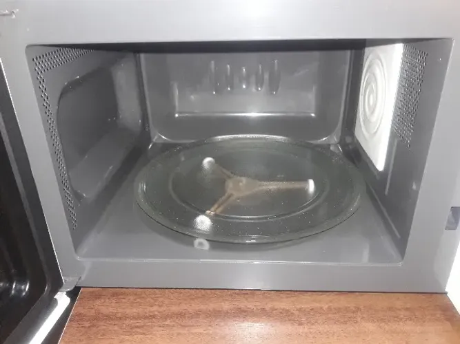 MICROONDAS MARCA LG DE 20 L