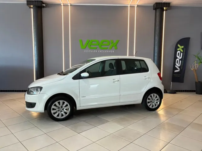 Volkswagen Fox 1.0 MI Total Flex 8V 5P 2013