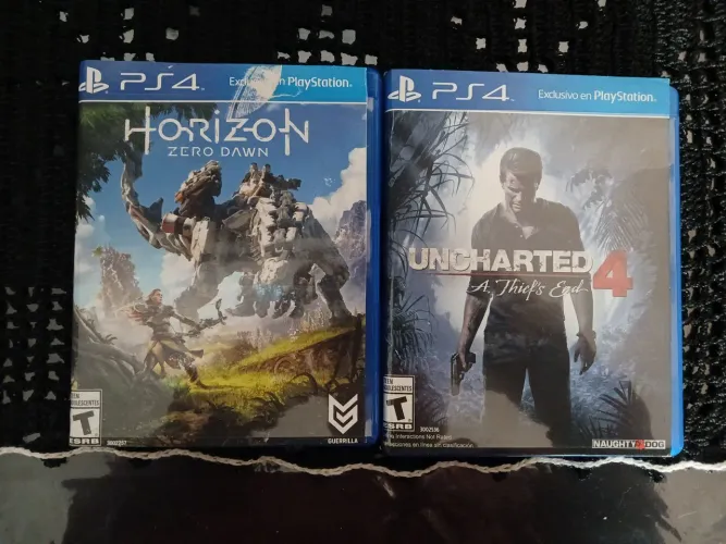2 JOGOS MIDIA FÍSICA PS4 - UNCHERTED 4 E HORIZON ZERO DAWN
