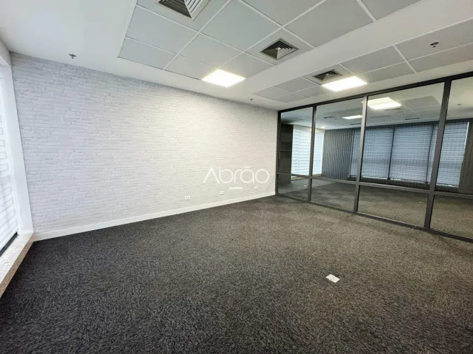 Sala Comercial de 220 m² para Alugar no Batel Curitiba | Estrutura Completa para sua Empr