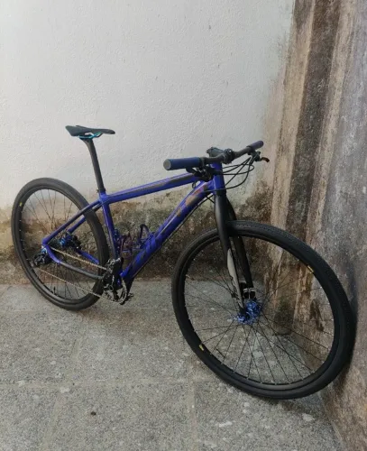 Bike híbrida First Shelby tam. 17 alumínio aro 29 azul