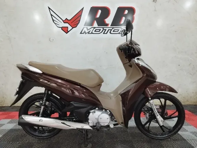 Biz 125 Ex 2021  Marrom / Caramelo 1º Dono Com 24.000 km Zeroo ( A mais inteira do Mundo )