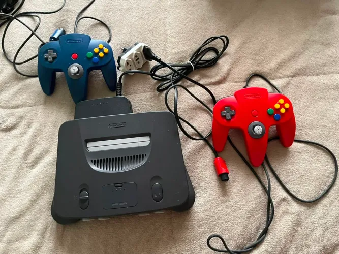 NINTENDO 64 + 2 CONTROLES + 2 JOGOS