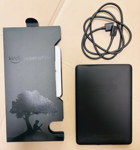 Kindle Paperwhite 10ª Geração 8GB Wi-Fi Preto - Caixa Aberta, Nunca Usado