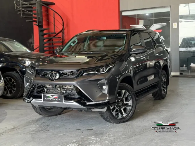 Toyota Hilux SW4 4X4 2.8 Diesel 2025