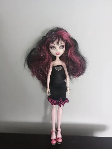 Boneca Monster High Draculaura Oficial Sweet 1600