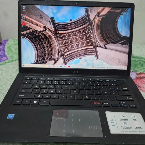 Notebook 128GB memória e 4GB RAM