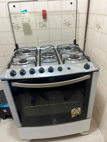 Vendo fogão eletrolux 5 bocas - funcionando perfeitamente