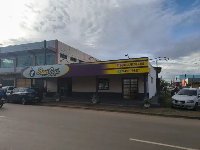 Alugo ponto comercial De Açaí completo
