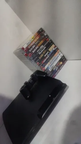 vendo esse PS3 bloqueado com jogos e controle todos originais, conta com 16 jogos!