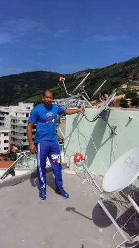 Marcio instalação de antenas sky oi claro vivo e antena digital Antenas  de 60cm e 75cm 