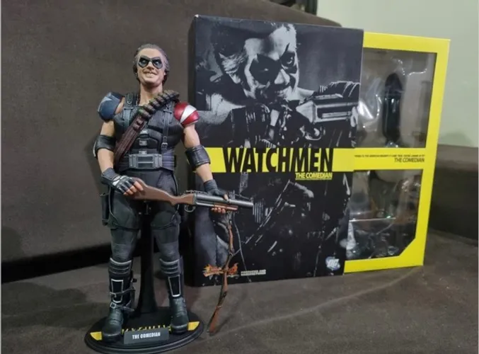 Comediante(The Comedian) - Hot Toys 1/6 30CM altura