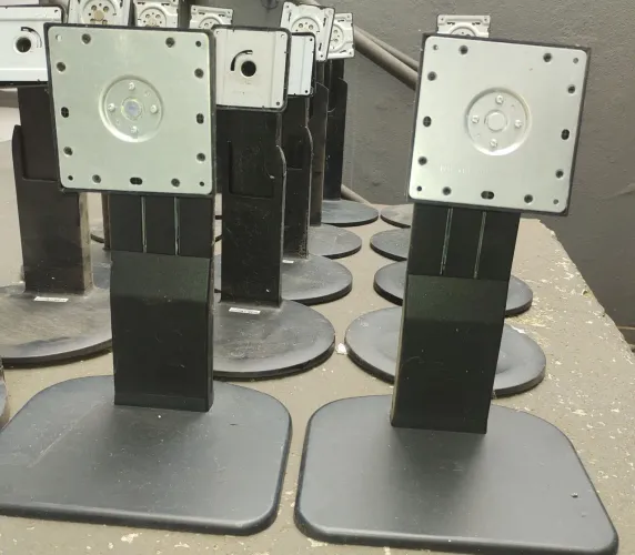 Lote suporte e ou pé para Monitores wide LED ou LCD 