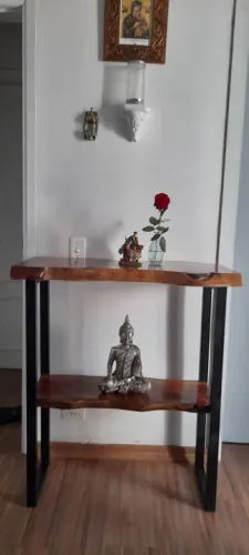 Rack de Madeira com Estrutura Metálica