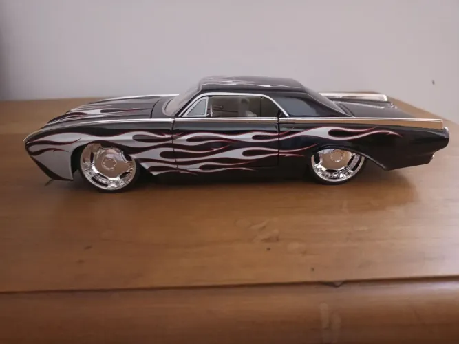 miniatura jada 1/24 Ford thunderbird 