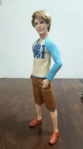 Boneco Ken Semi Articulado