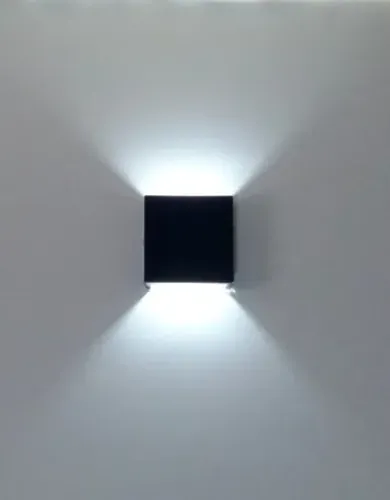 Duas (2) Arandelas de Parede com Efeito Luminoso