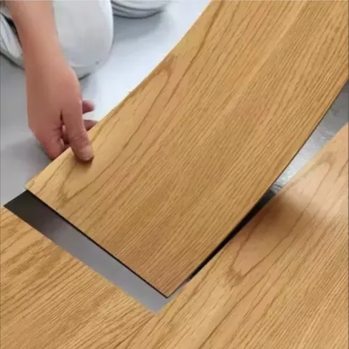 Piso Vinílico adesivo Europeu em réguas madeira autocolante 1 m2