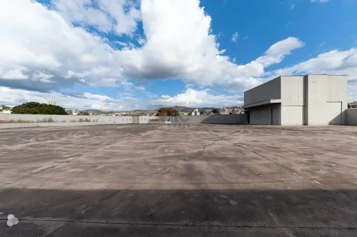 Estacionamento comercial para alugar no Horto