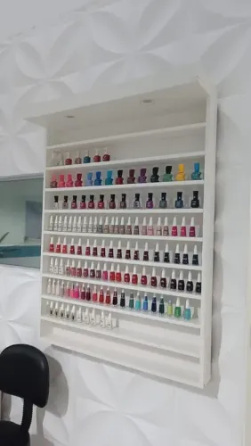 Expositor de esmaltes com iluminação de Led